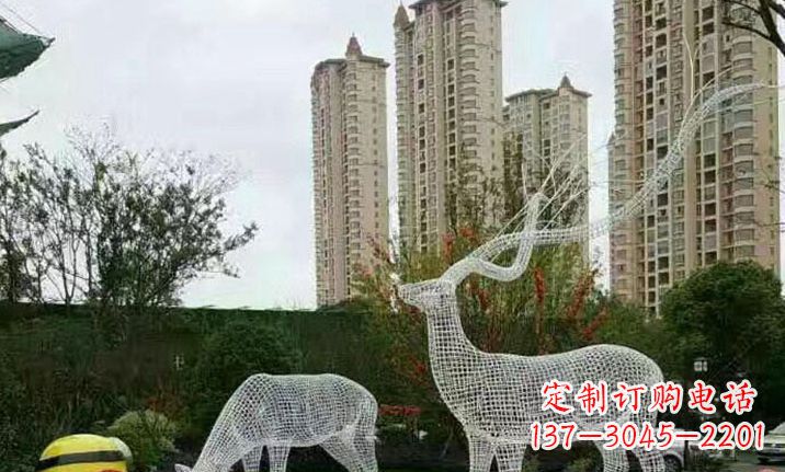 信阳不锈钢镂空鹿雕塑精美纯粹的艺术之作