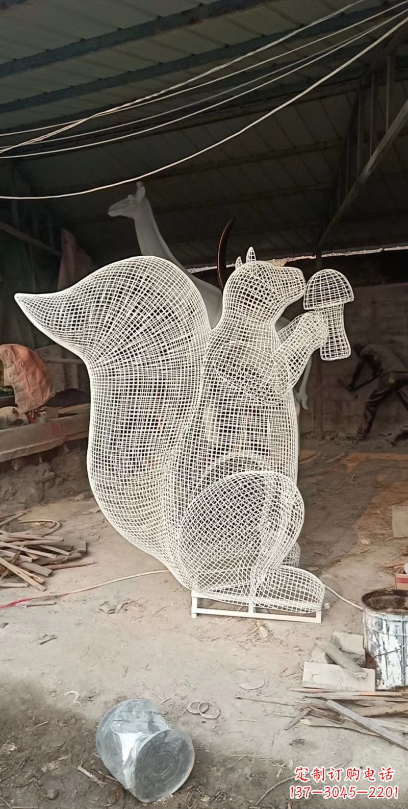 信阳不锈钢松鼠雕塑精美的艺术作品