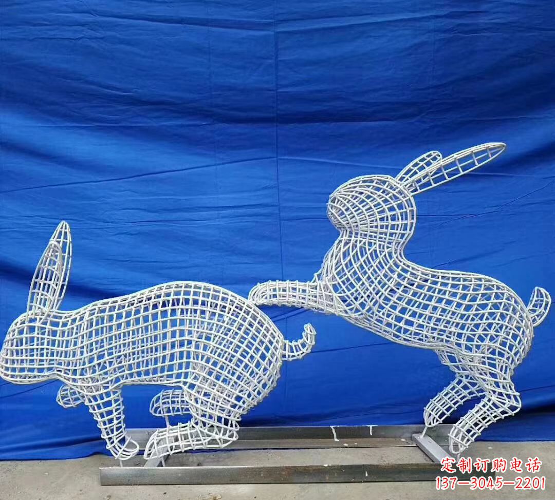 信阳不锈钢镂空兔子精美雕塑展现可爱