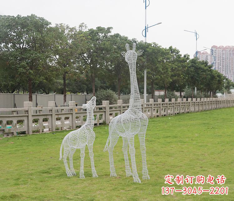 信阳精美的不锈钢长颈鹿雕塑