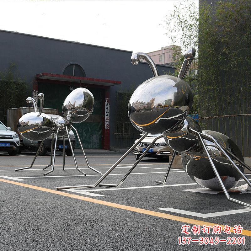 信阳蚂蚁雕塑给城市街道带来活力
