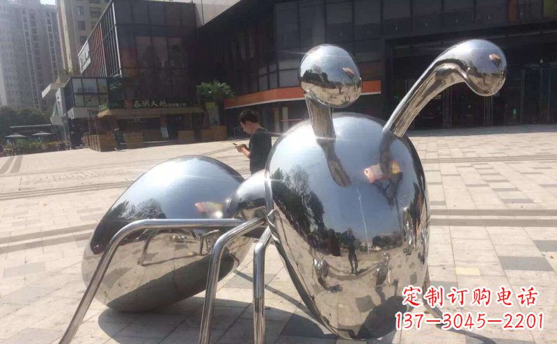 信阳不锈钢蚂蚁雕塑精美而富有讽刺意味