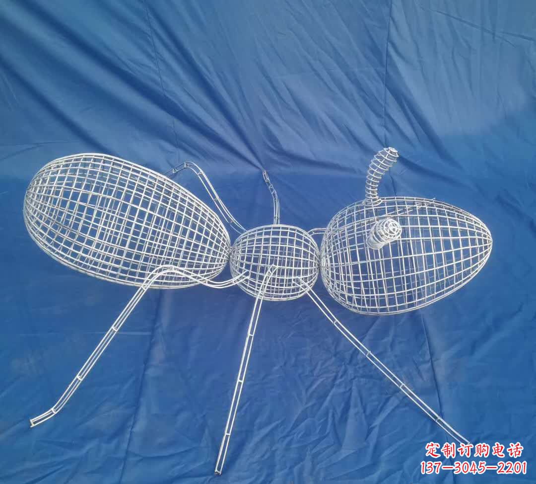 信阳蚂蚁镂空雕塑精致的艺术精品