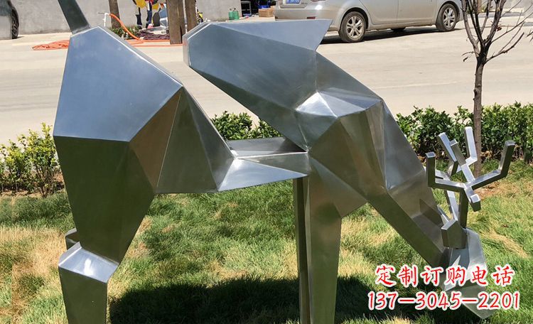 信阳不锈钢梅花鹿雕塑给公园带来美丽风景