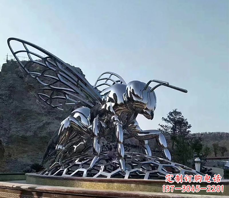信阳不锈钢蜜蜂雕塑精美雕塑点缀环境