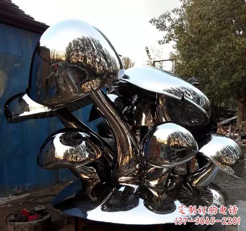 信阳不锈钢蘑菇雕塑给空间增添活力