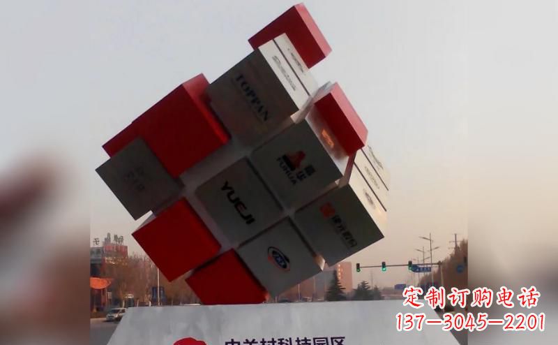 信阳不锈钢魔方雕塑艺术精灵的精彩表现