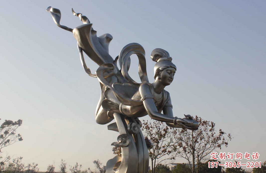 信阳蟠桃祈福精美不锈钢雕塑