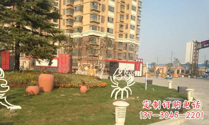 信阳不锈钢螃蟹雕塑精致美观的艺术之作