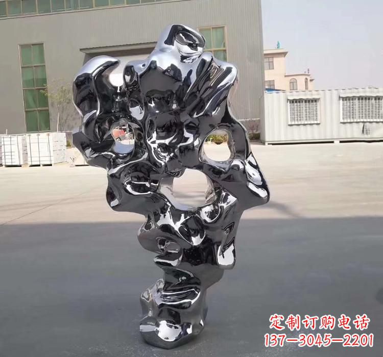 信阳太湖石雕塑精美的艺术瑰宝