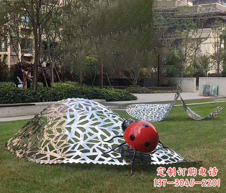 信阳不锈钢瓢虫雕塑令人惊叹的艺术之美
