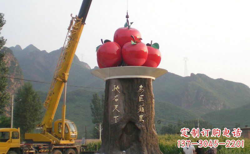信阳不锈钢苹果雕塑艺术与科技的结合