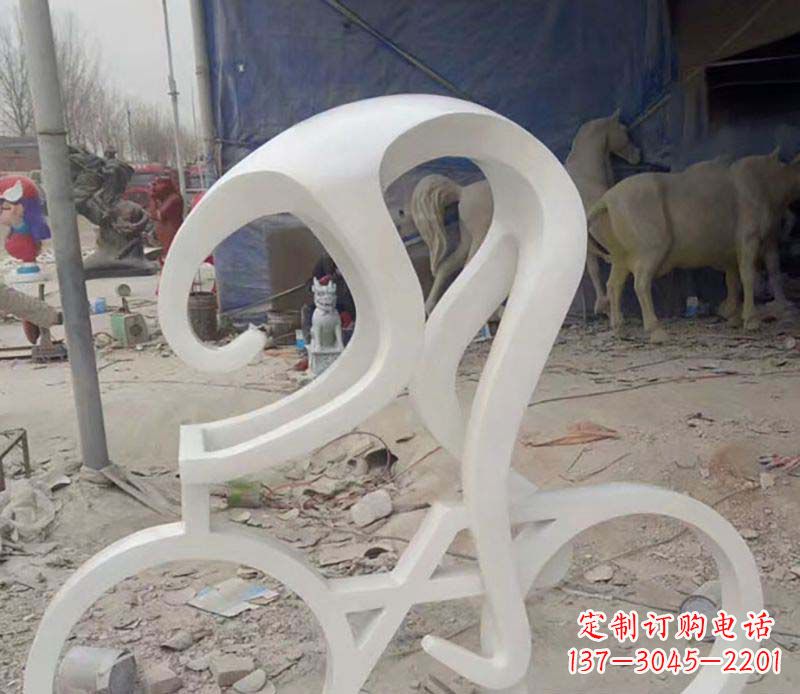 信阳不锈钢自行车雕塑——景观的点缀
