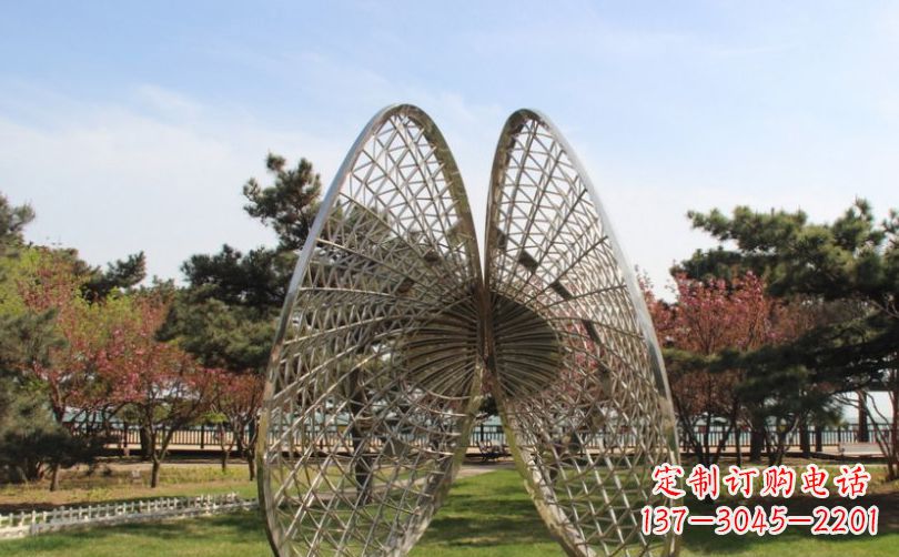 信阳扇贝雕塑给公园带来清新之美