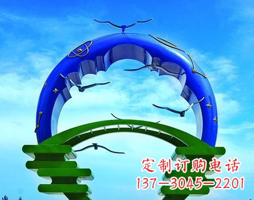 信阳海洋书籍雕塑——记忆中的校园美景