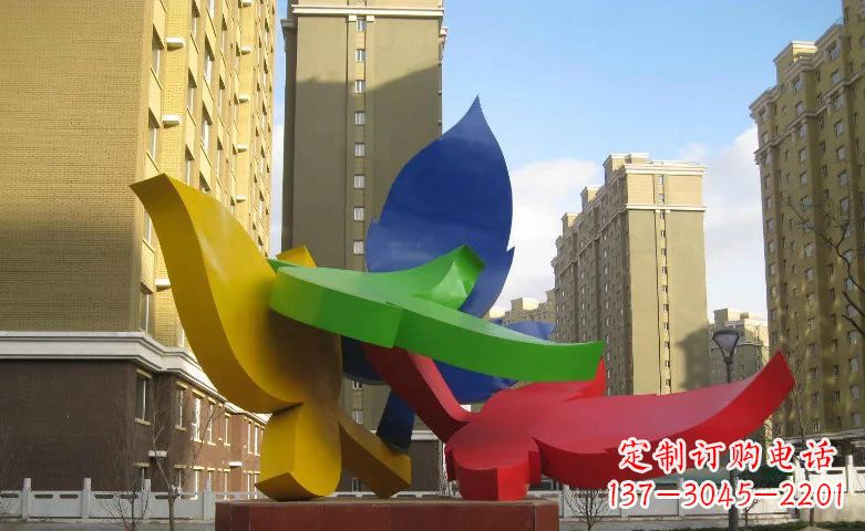 信阳不锈钢树叶景观雕塑美丽而精致