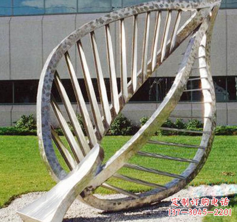 信阳不锈钢树叶镂空景观雕塑精美而古朴