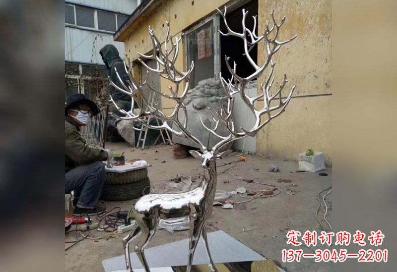 信阳不锈钢树枝鹿雕塑艺术精美的自然之美