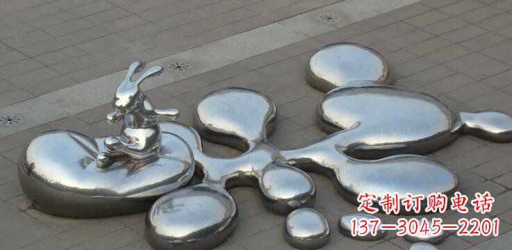 信阳不锈钢兔子雕塑景观的美丽添彩