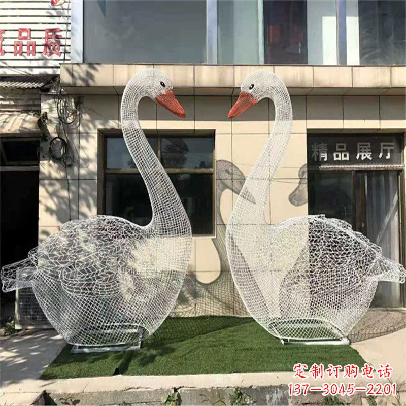 信阳不锈钢缩翅网格天鹅一对经典雕塑的传奇之美