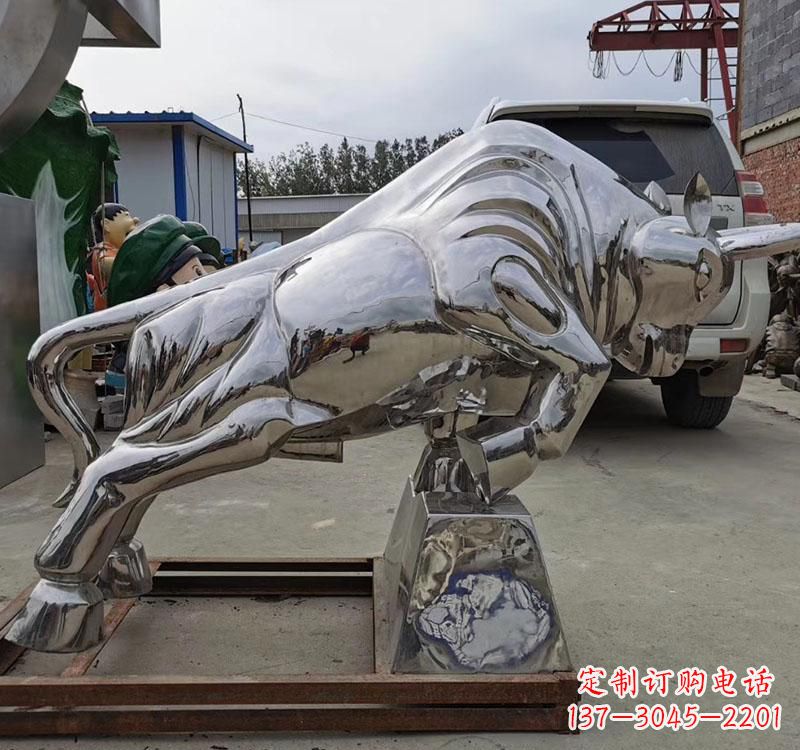 信阳不锈钢拓荒牛雕塑象征勇敢和拼搏