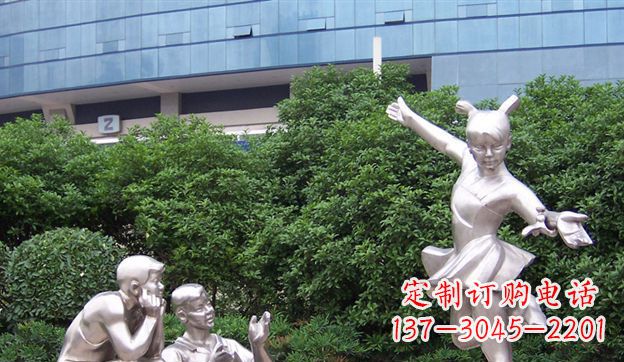 信阳不锈钢制作的儿童踢毽子雕塑