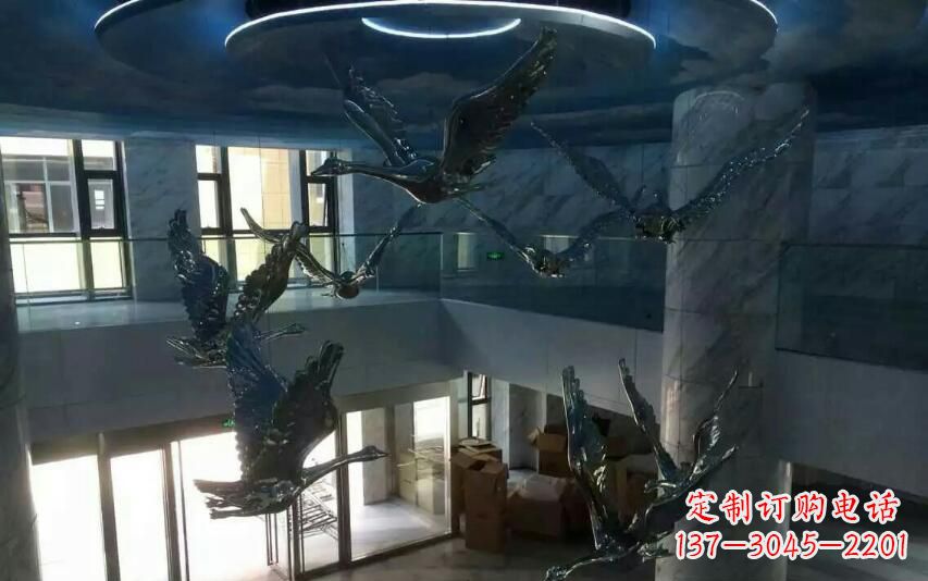 信阳不锈钢天鹅雕塑赋予室内空间灵动之美