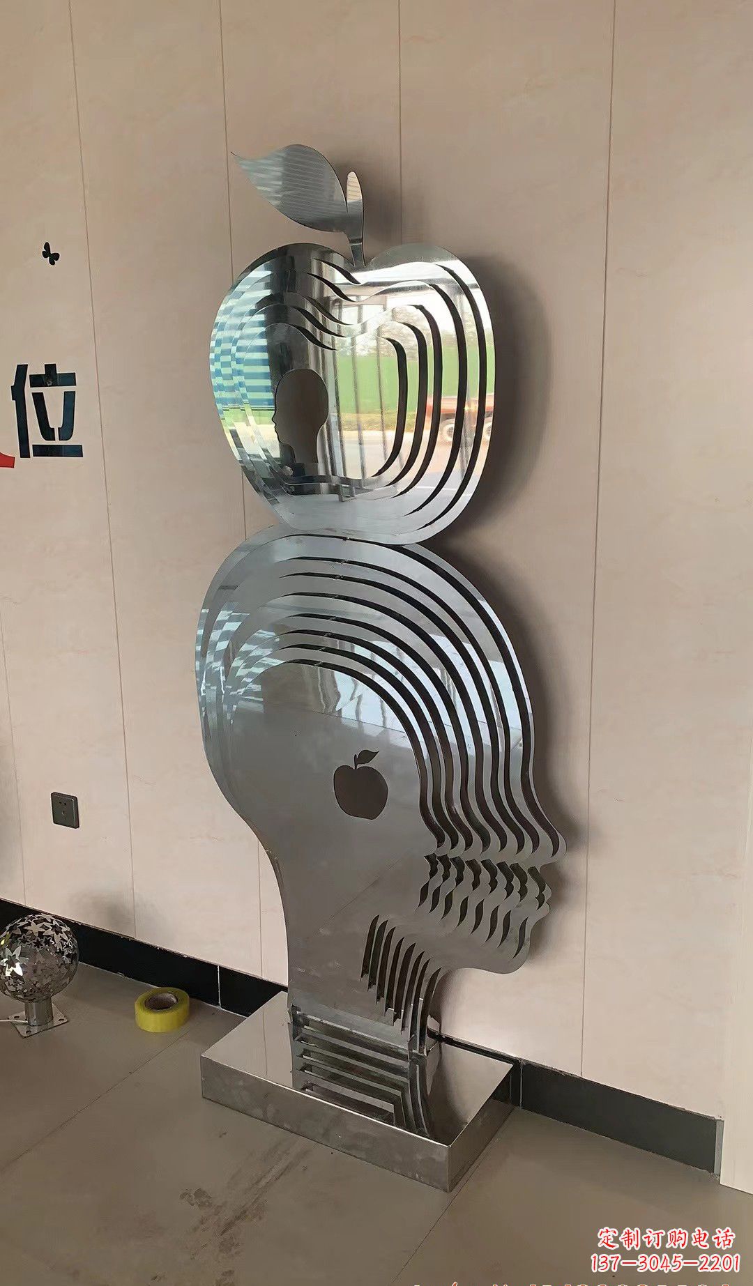 信阳精美不锈钢苹果雕塑