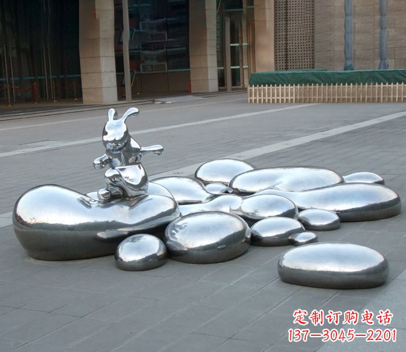 信阳不锈钢兔子雕塑饱含艺术美感的艺术品