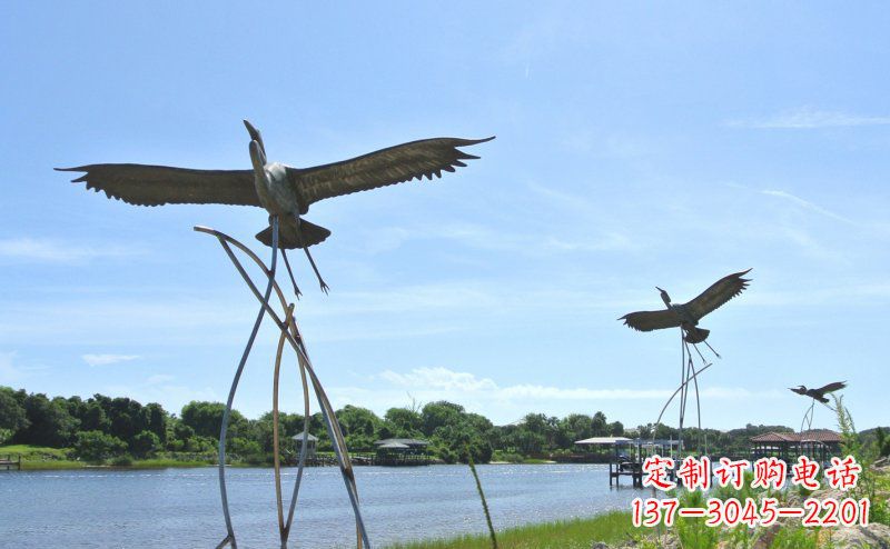 信阳不锈钢仙鹤雕塑象征着自由之美