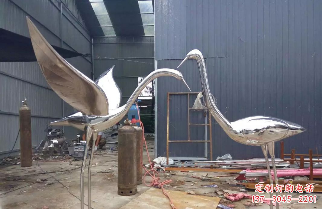 信阳不锈钢仙鹤雕塑传承中国文化
