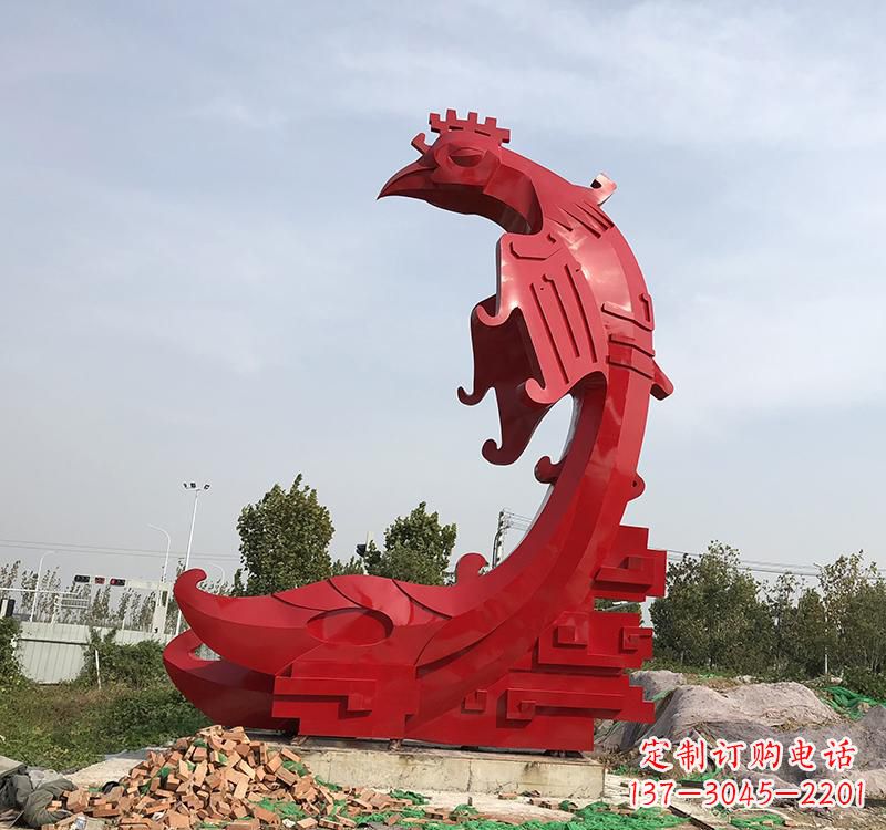 信阳凤凰展翅飞翔——不锈钢现代广场的雕塑之美