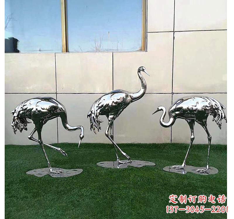 信阳不锈钢现代镜面仙鹤雕塑