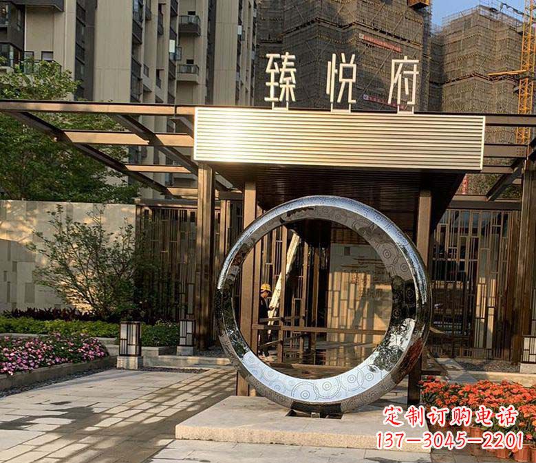 信阳不锈钢小区圆环雕塑赋予小区景观更多美感