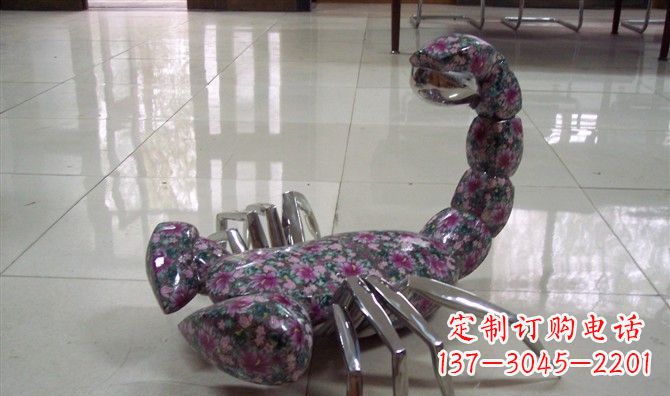 信阳不锈钢蝎子雕塑精美的装饰品