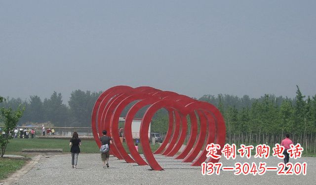信阳不锈钢心形拱门雕塑美丽而神圣