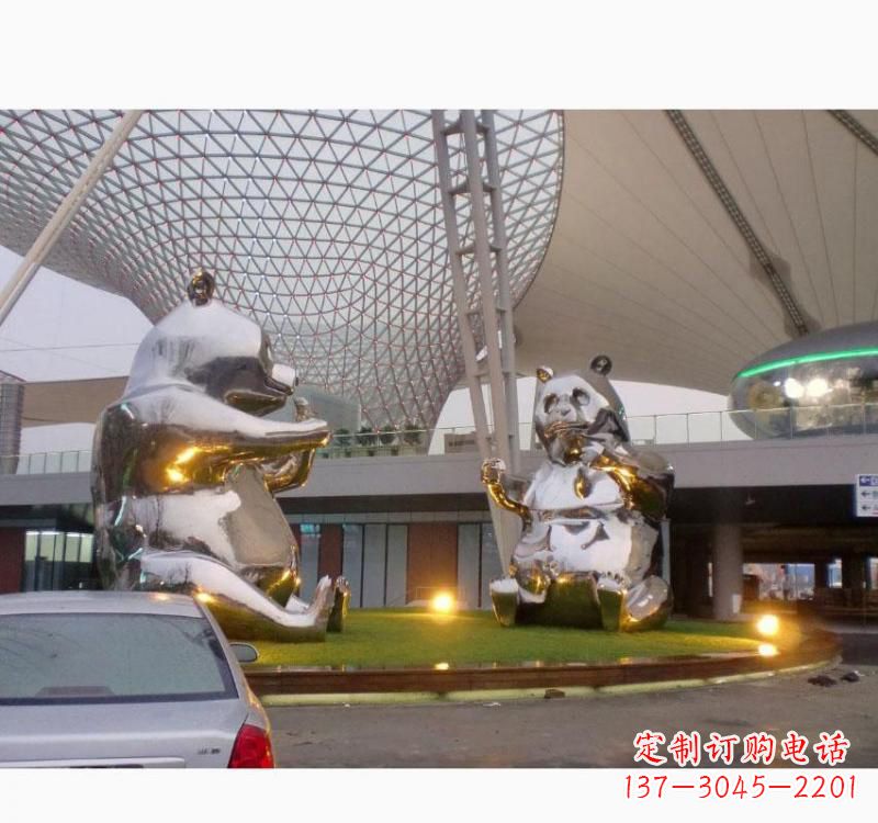 信阳不锈钢熊猫雕塑象征中国特色文化