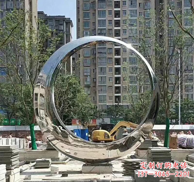 信阳不锈钢艺术圆环雕塑——艺术的精粹