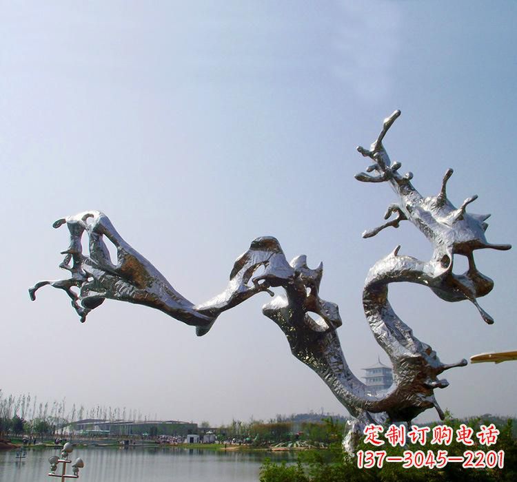 信阳不锈钢水滴雕塑体现自然之美