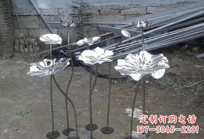 信阳不锈钢荷叶雕塑给园林增添美感