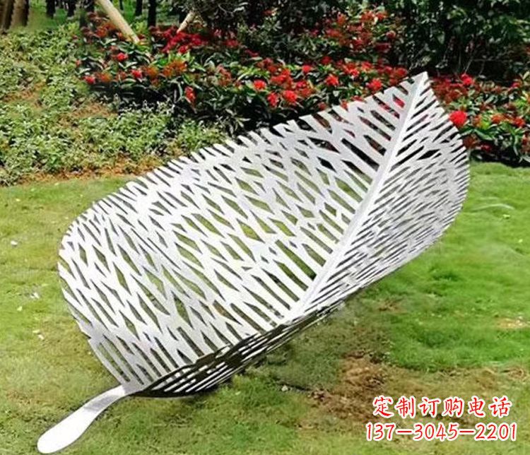 信阳不锈钢园林镂空树叶雕塑精美而抽象