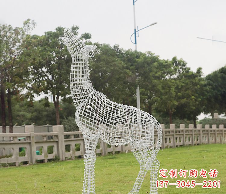 信阳不锈钢长颈鹿雕塑——艺术精美的象征