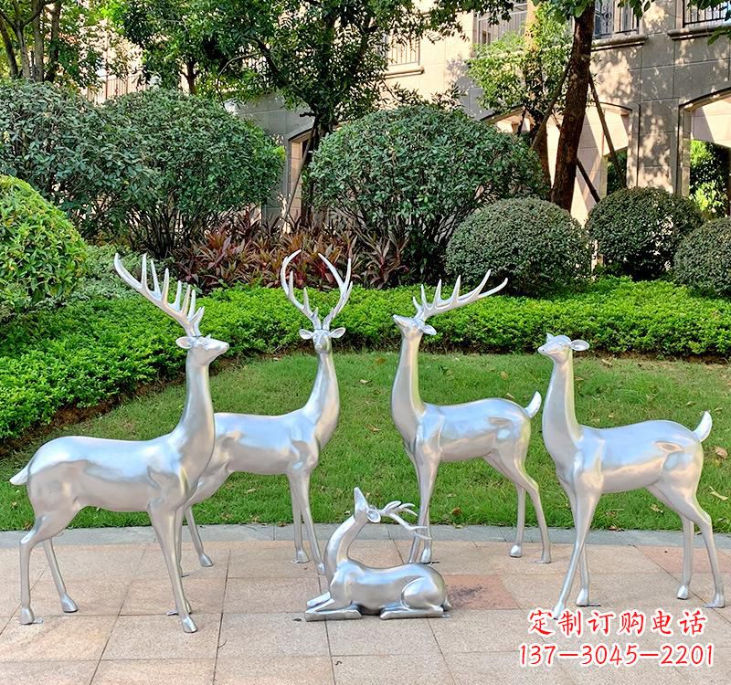 信阳不锈钢园林小鹿雕塑美丽的艺术点缀