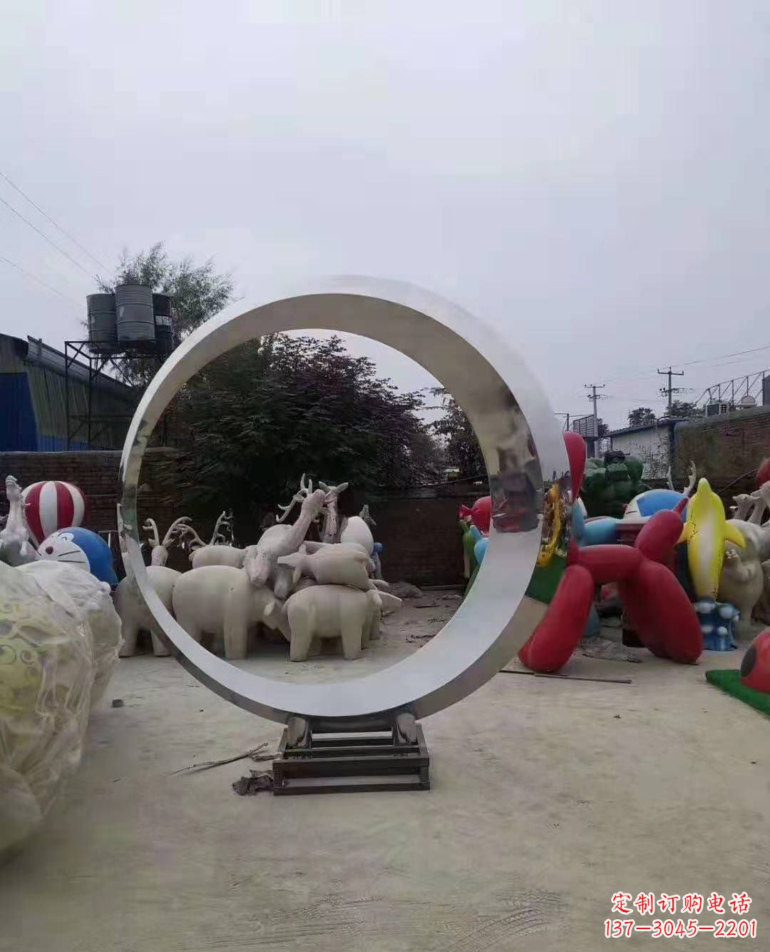 信阳不锈钢圆环雕塑,点缀环境美景