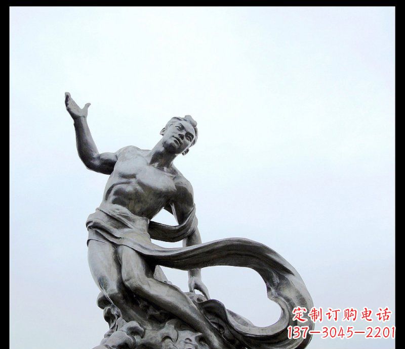 信阳浪花上的勇敢者——不锈钢站立的男人雕塑