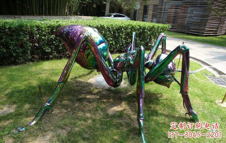 信阳蜘蛛侠传递英雄激情的不锈钢雕塑