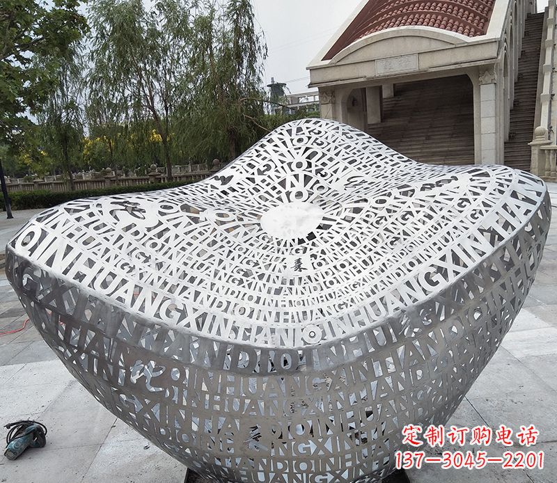 信阳不锈钢字母元宝雕塑精美艺术精品
