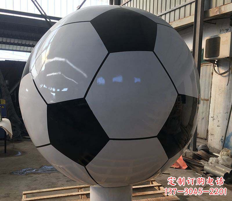 信阳不锈钢足球雕塑精美的艺术品