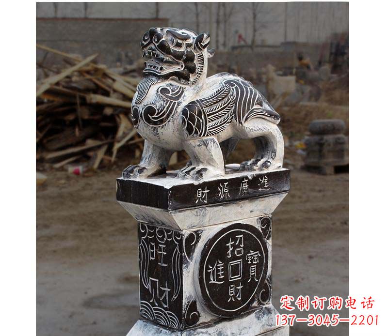 信阳门墩雕塑财源广进的象征