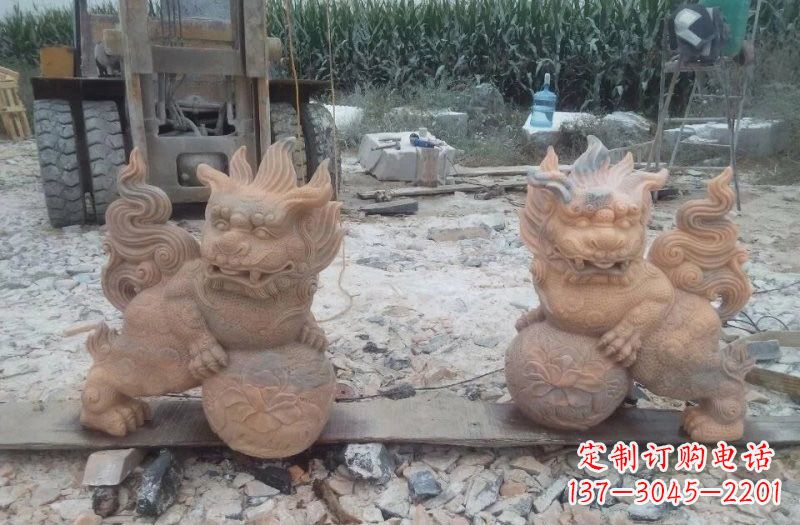信阳狮子雕塑踩球小狮子石雕